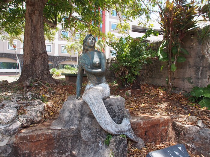 シレナ像