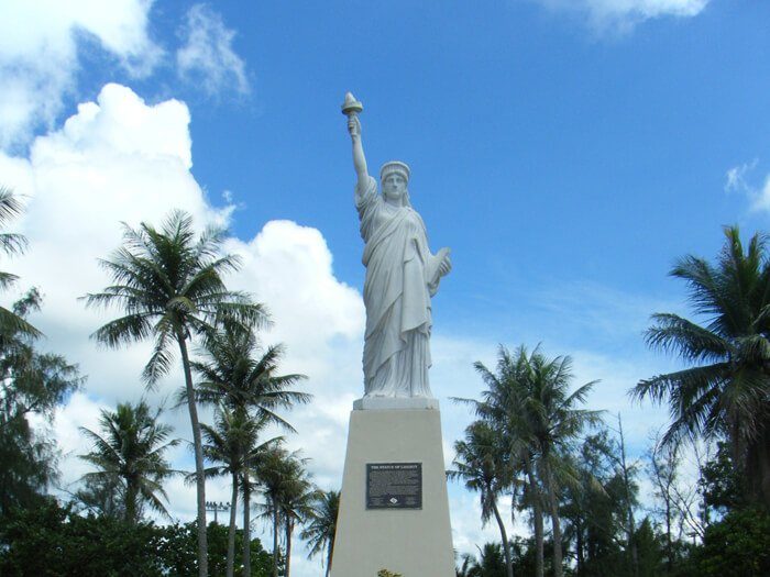 グアムパセオ公園の自由の女神像